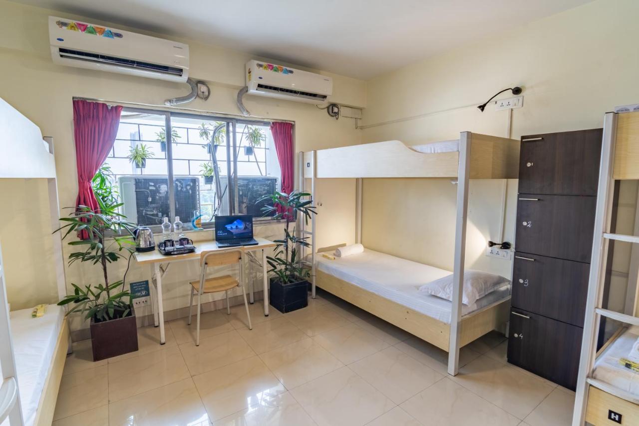 Offbeat Ccu Hostel Kolkata Bagian luar foto