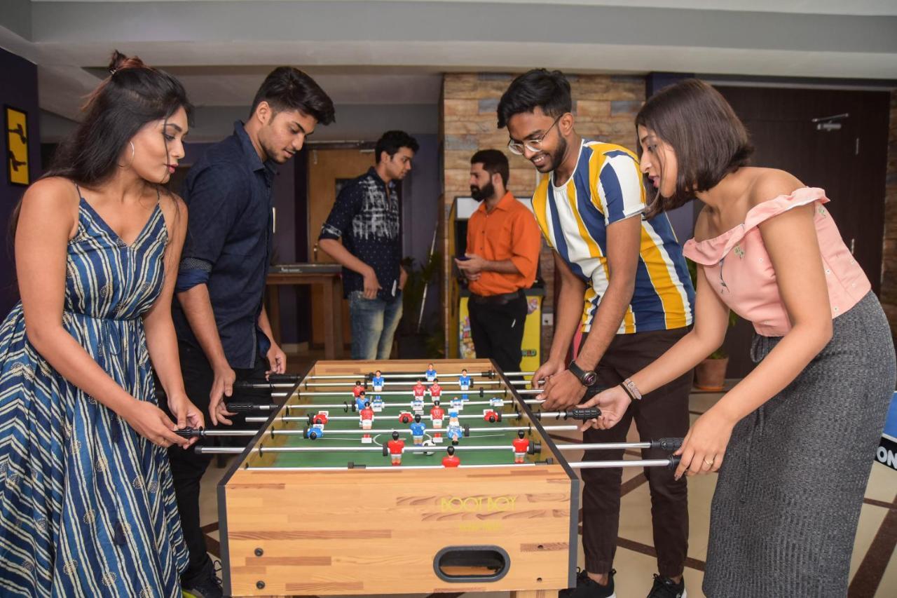 Offbeat Ccu Hostel Kolkata Bagian luar foto